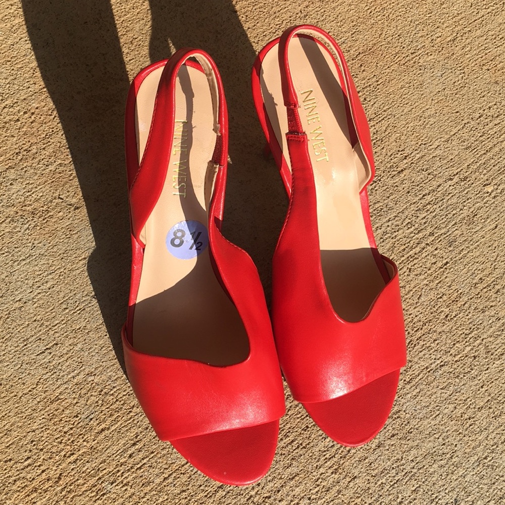 Sexy red heels for the holidays!